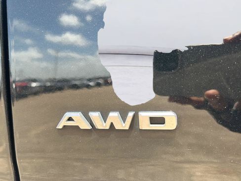 Used 2022 Cadillac XT4 Sport w/ Comfort Package AWD/4WD image 34
