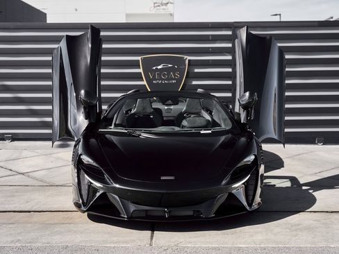 Used 2025 McLaren Artura Spider image 22
