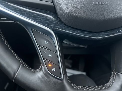 Used 2025 Cadillac XT5 Premium Luxury image 32