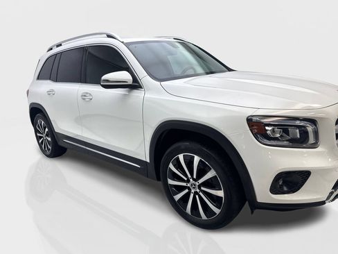 Used 2021 Mercedes-Benz GLB 250 w/ Premium Package image 12