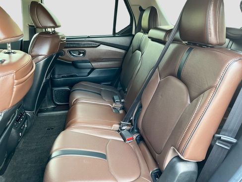 Used 2025 Honda Pilot Elite image 26