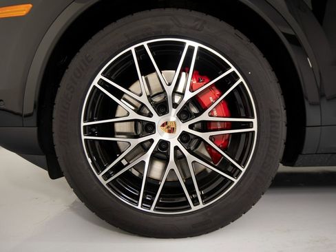 New 2026 Porsche Cayenne S image 38