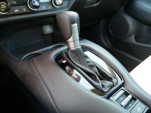 Used 2025 Honda HR-V LX image 24