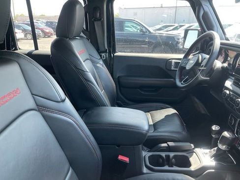 Used 2024 Jeep Gladiator Rubicon AWD/4WD image 13