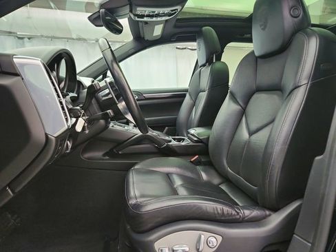Used 2017 Porsche Cayenne AWD/4WD image 10