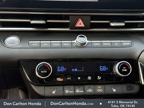 Used 2023 Hyundai Elantra SEL w/ Convenience Package image 17