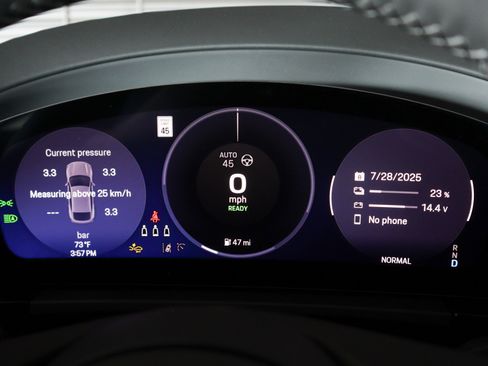 Used 2025 Porsche Macan Turbo Electric image 18