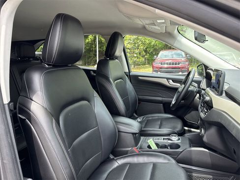 Used 2022 Ford Escape SEL image 19