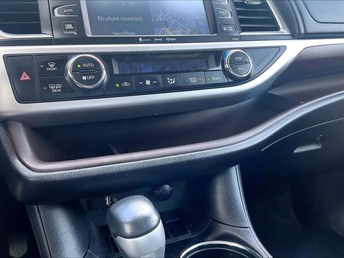 Used 2016 Toyota Highlander Limited FWD image 35