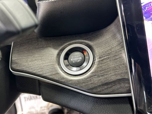 Used 2023 Jeep Grand Cherokee Limited image 27