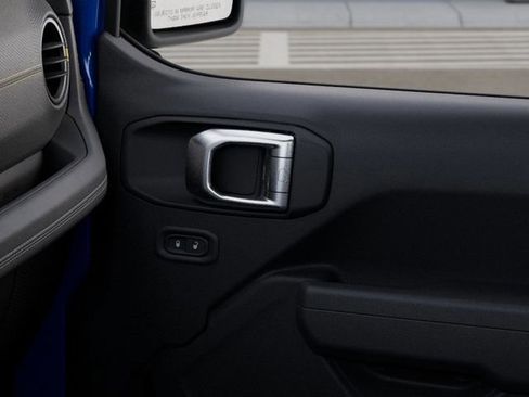 New 2025 Jeep Wrangler Unlimited Rubicon 392 image 28