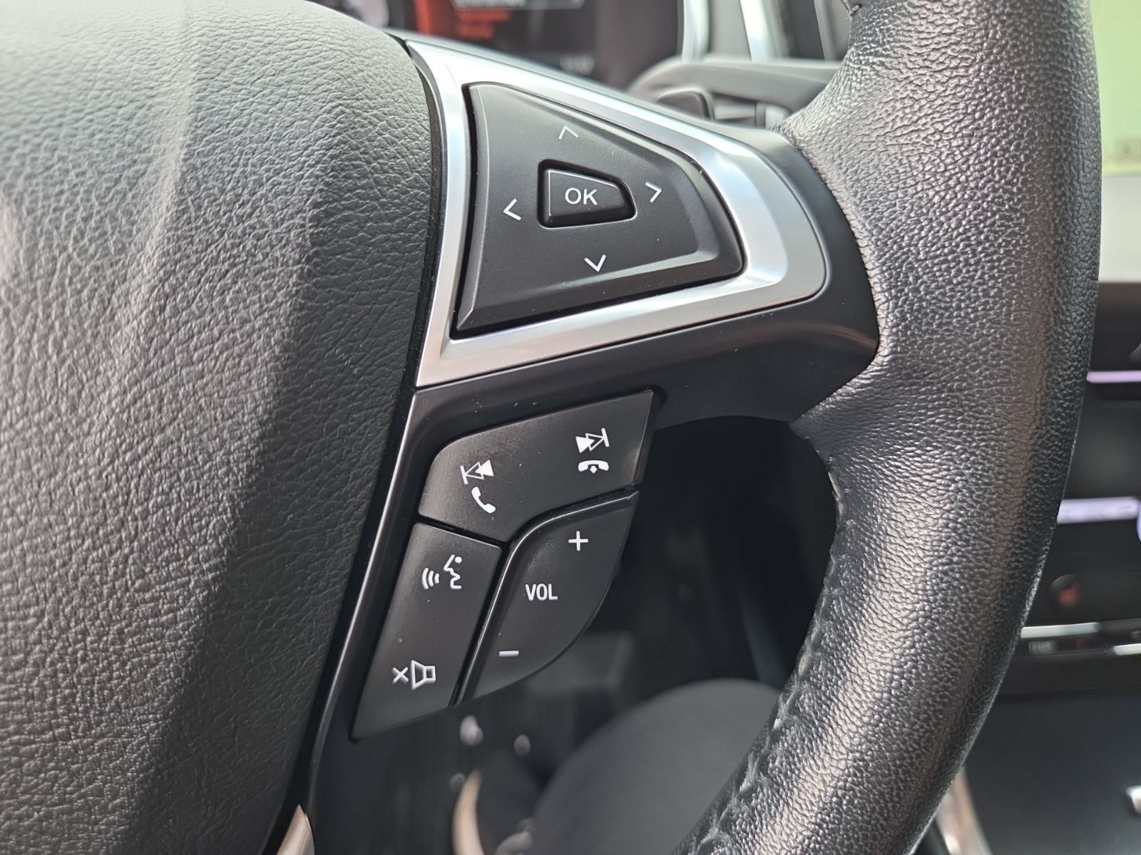 Used 2017 Ford Edge Sport w/ Equipment Group 401A AWD/4WD image 26