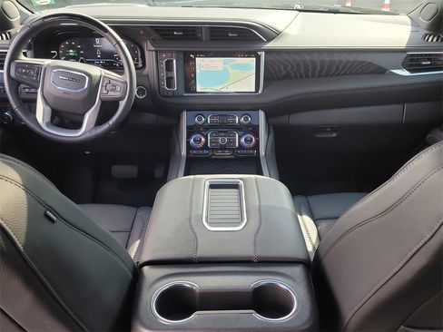 Used 2024 GMC Yukon XL Denali w/ Denali Reserve Package image 14