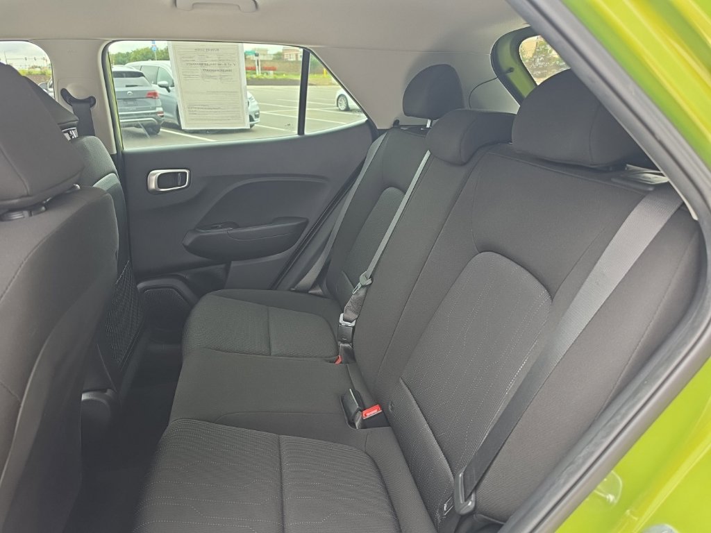 Used 2020 Hyundai Venue SE FWD image 17