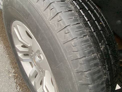 Used 2018 Chevrolet Tahoe LT w/ Luxury Package image 11