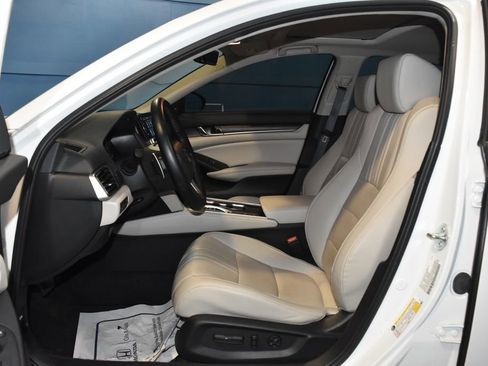 Used 2022 Honda Accord Touring image 9