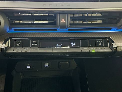 Used 2024 Toyota Prius XLE image 23