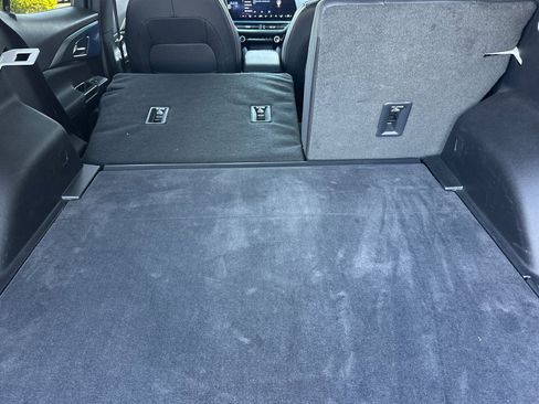 Used 2025 Chevrolet Equinox EV LT w/ Convenience Package image 18