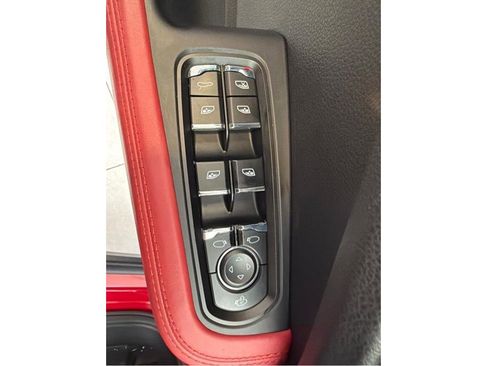 Used 2019 Porsche Macan AWD/4WD image 48