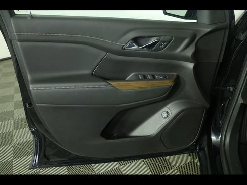 Used 2023 GMC Acadia SLE w/ Driver Convenience Package image 22