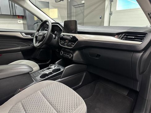 Used 2021 Ford Escape SE image 23