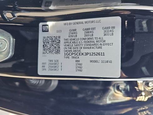 Used 2023 Chevrolet Colorado LT w/ LT Convenience Package III image 34