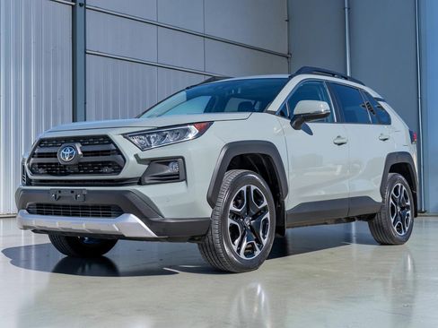 Used 2019 Toyota RAV4 Adventure image 2