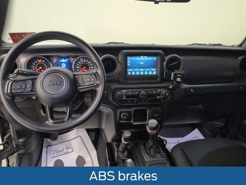 Used 2023 Jeep Wrangler Willys image 7