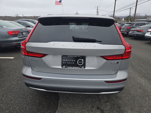Certified 2025 Volvo V60 B5 Cross Country Plus image 3