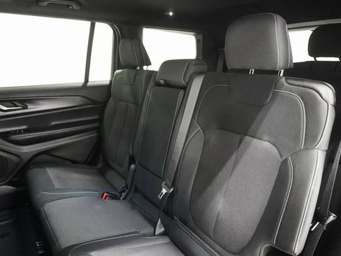 Used 2025 Jeep Grand Cherokee L Laredo AWD/4WD image 27