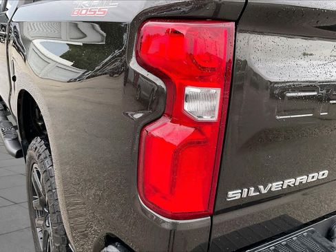 Used 2021 Chevrolet Silverado 1500 LT Trail Boss w/ Convenience Package II AWD/4WD image 27