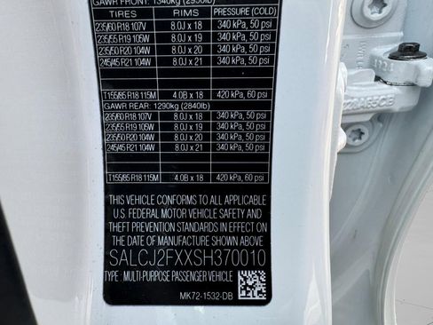 Used 2025 Land Rover Discovery Sport S image 34