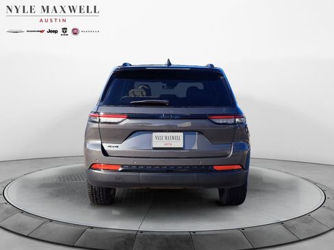 New 2025 Jeep Grand Cherokee Limited image 15