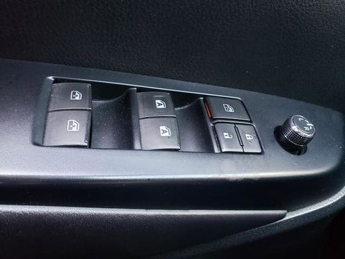 Used 2017 Toyota Highlander XLE AWD/4WD image 23