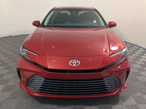 Used 2026 Toyota Camry XLE FWD image 3