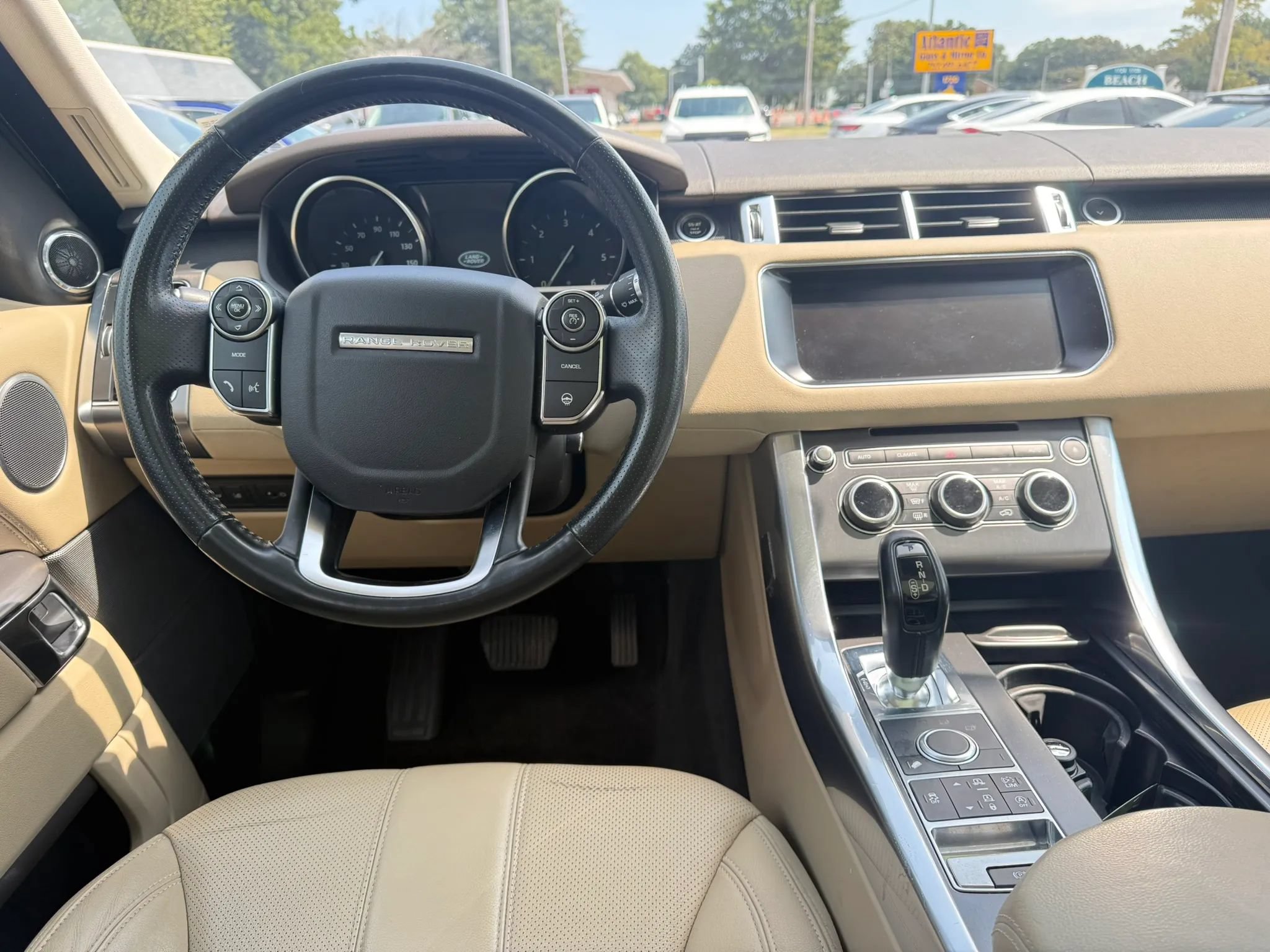Used 2017 Land Rover Range Rover Sport SE AWD/4WD image 13