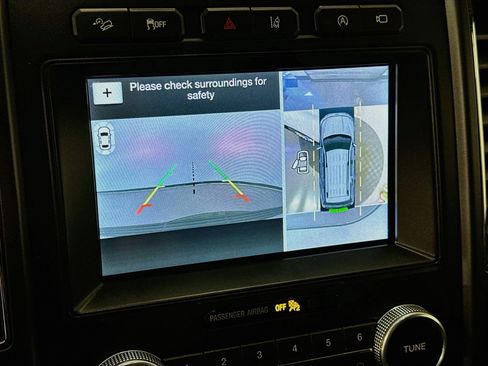 Used 2019 Ford Expedition Limited w/ Equipment Group 302A AWD/4WD image 23