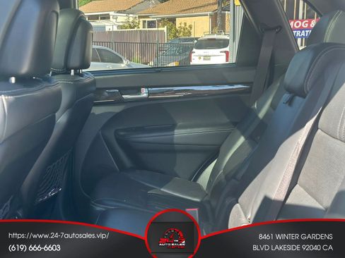 Used 2014 Kia Sorento SX w/ 3rd Row Package AWD/4WD image 13