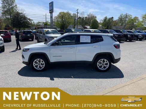 Used 2025 Jeep Compass Latitude AWD/4WD image 45
