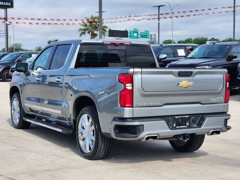Used 2024 Chevrolet Silverado 1500 High Country w/ High Country Premium Package AWD/4WD image 7