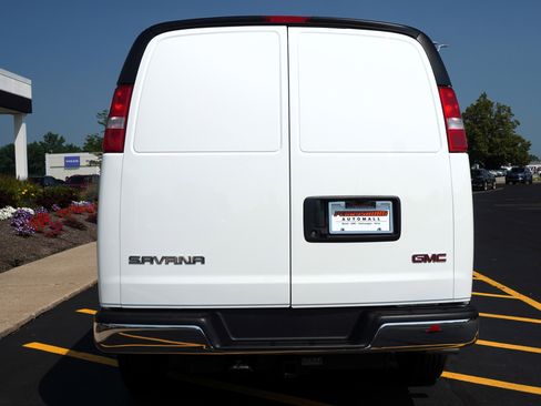 New 2025 GMC Savana 3500 Extended w/ Driver Convenience Package image 6