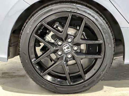 Used 2023 Honda Civic Sport image 11