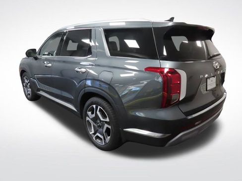 Used 2023 Hyundai Palisade Limited image 3