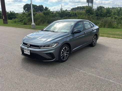Used 2025 Volkswagen Jetta Sport FWD image 7