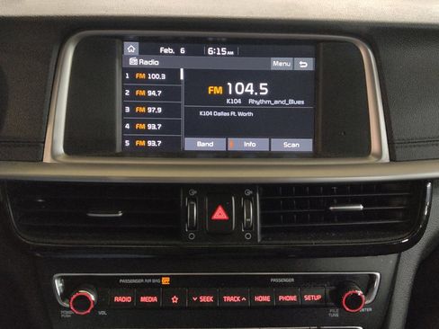 Used 2020 Kia Optima LX image 25