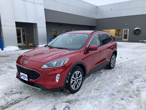 Used 2022 Ford Escape SEL image 2