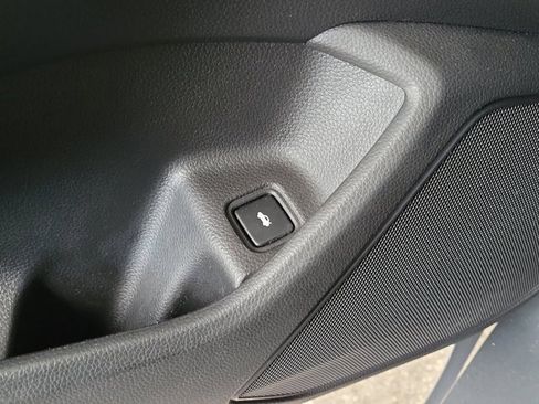 Used 2019 Honda Accord LX image 29