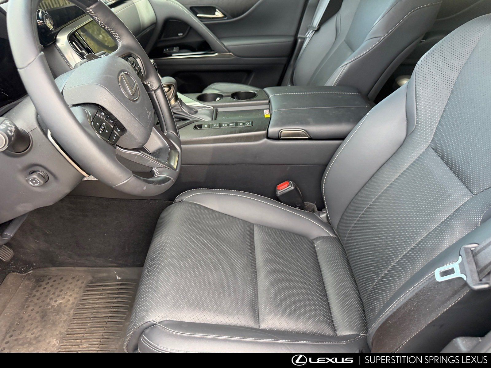 Used 2024 Lexus LX 600 4WD w/ Luxury Package image 8
