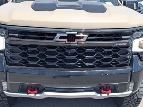 Used 2022 Chevrolet Silverado 1500 ZR2 w/ Technology Package AWD/4WD image 9