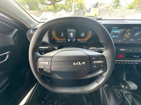 Used 2025 Kia K4 FWD image 15